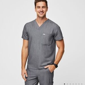 Figs Scrub Leon Three-Pocket Scrub Top Shirt Gray FM1500